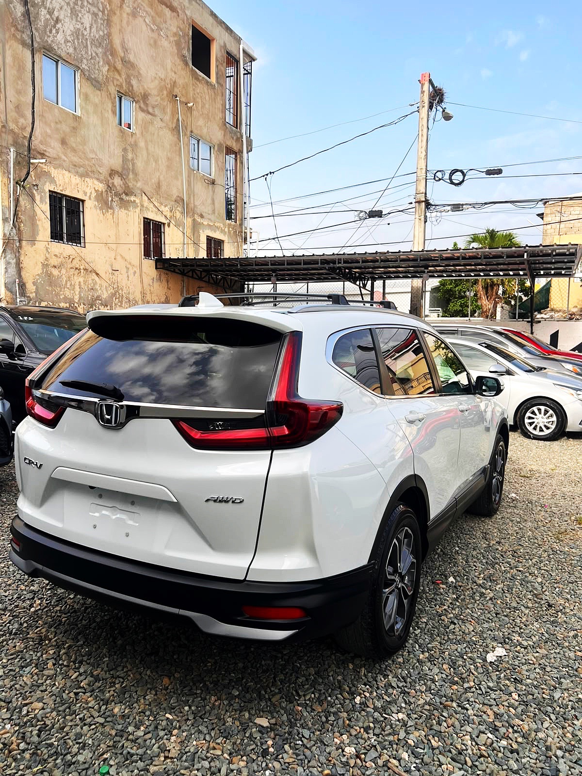 Honda CR-V SUV Color Blanco con Quemacocos y Rines de Aluminio