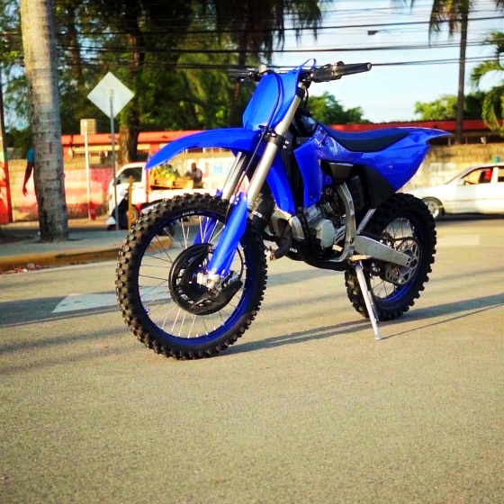 Moto de motocross Yamaha YZ 125, 2023.